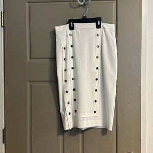 Venus Size 6 White Skirt